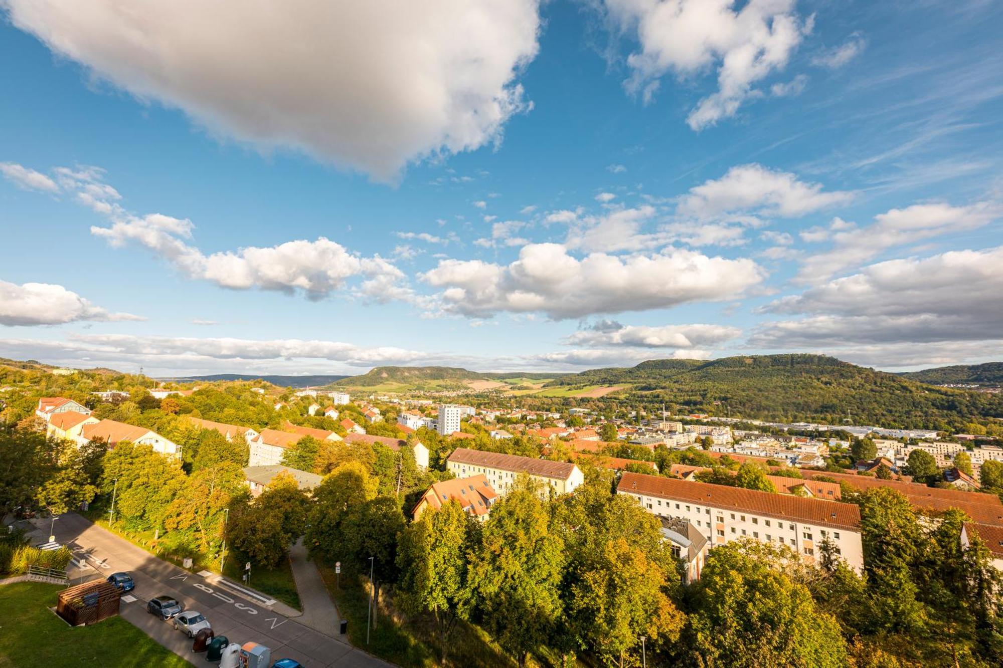 Modernes 2-Zimmer-Apartment Mit Balkon Und Netflix Jena Bagian luar foto