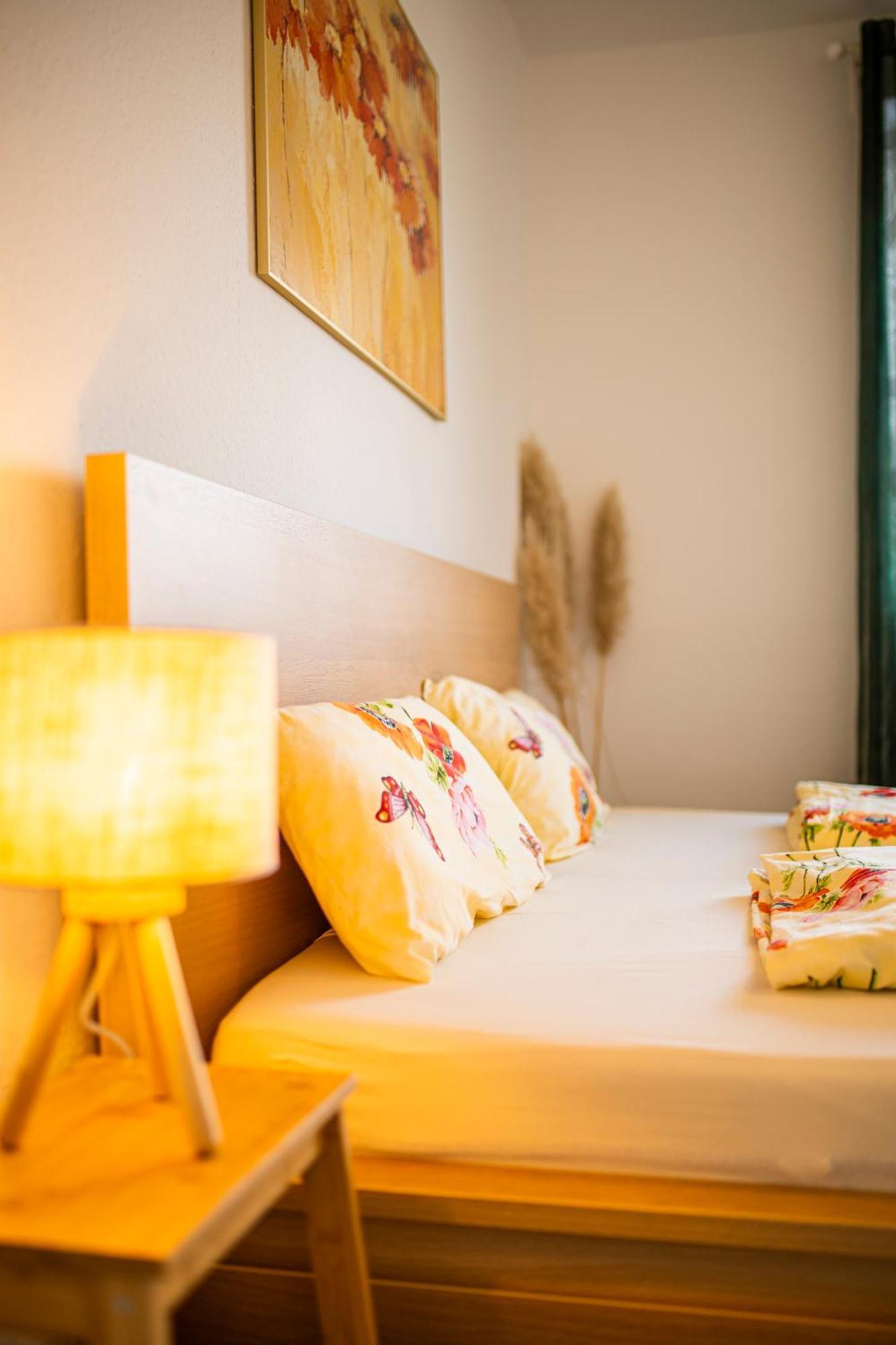 Modernes 2-Zimmer-Apartment Mit Balkon Und Netflix Jena Bagian luar foto